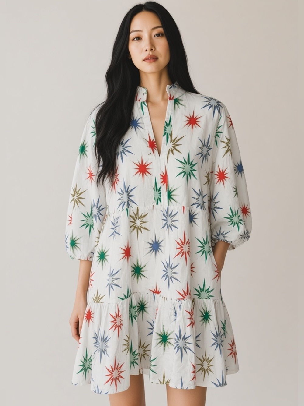 Emily McCarthy tiered mini dress in a linen blend starburst pattern Size medium